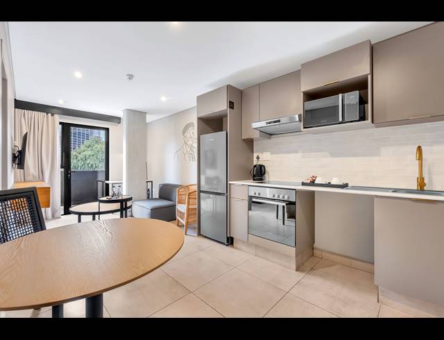 1 BEDROOM APARTMENT FOR SALE IN SANDOWN